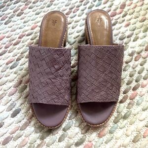 Frye Cindy Woven Mule 70054 Womens Brown Leather Slip On Mules Heels Shoes